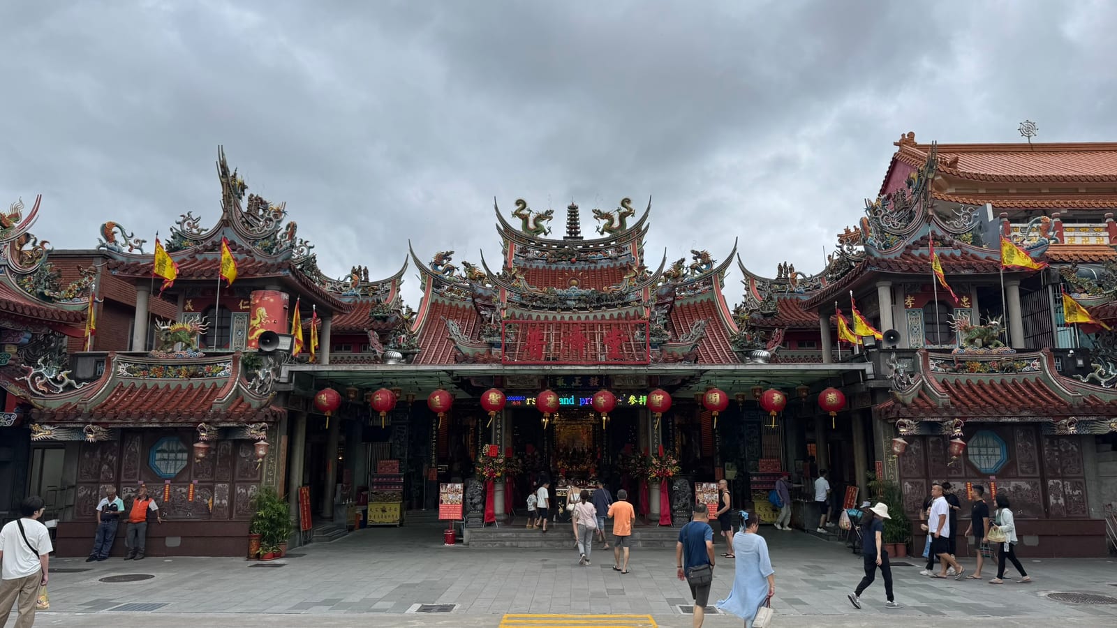 普濟堂正殿與廟埕